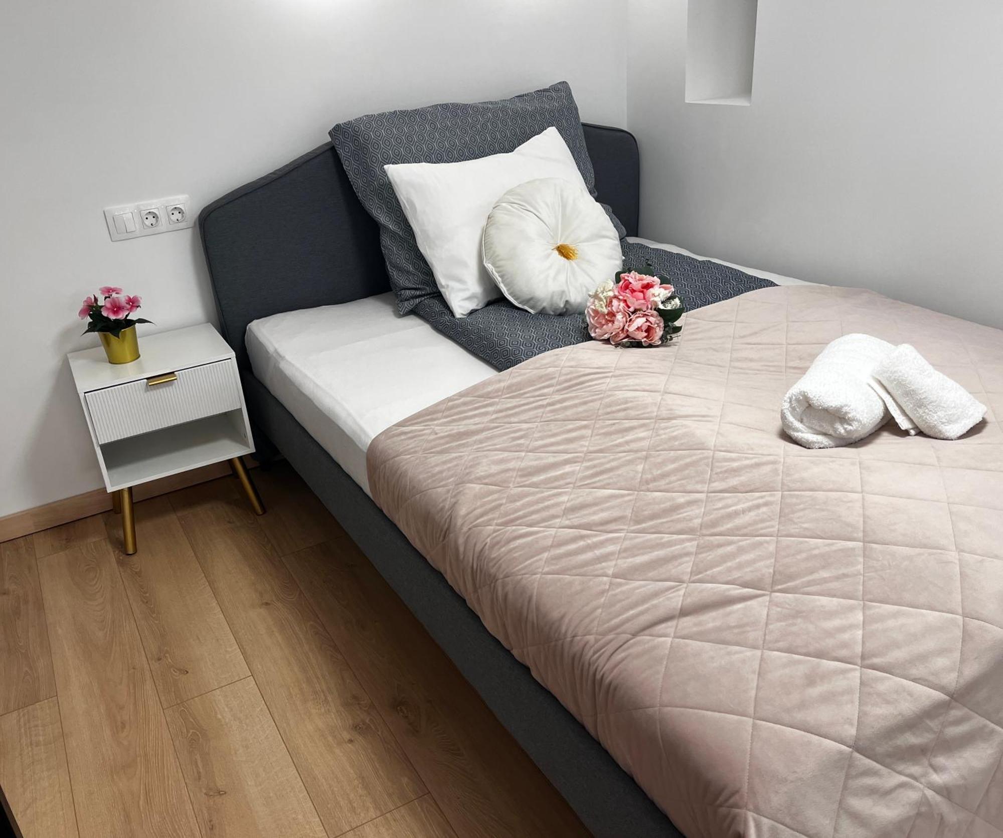 Apartment Carina Family Downtown Near M3 Metro Budapest